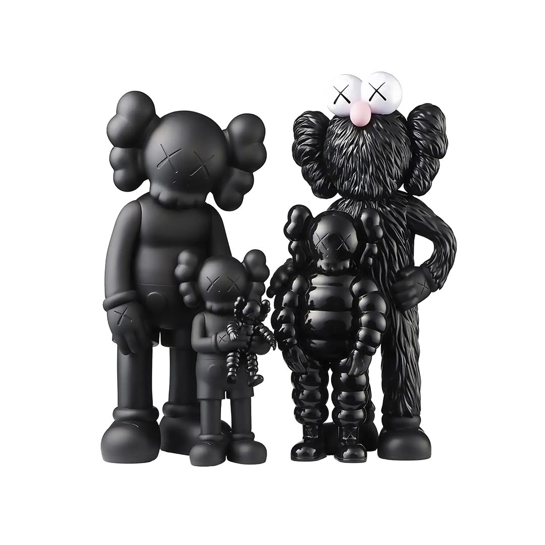 Фото 1: Kaws — KAWS Family Vinyl Figures Black — доступно в POGO Фото 1: Kaws — KAWS Family Vinyl Figures Black — доставка рідкісних товарів з-за кордону