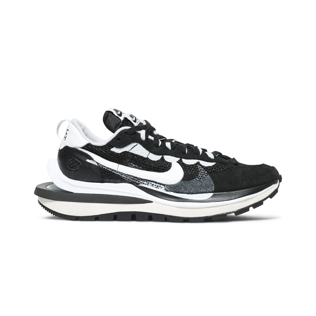 Фото 1: Nike — Nike Vaporwaffle x Sacai Black White — доступно в POGO Фото 1: Nike — Nike Vaporwaffle x Sacai Black White — доставка рідкісних товарів з-за кордону