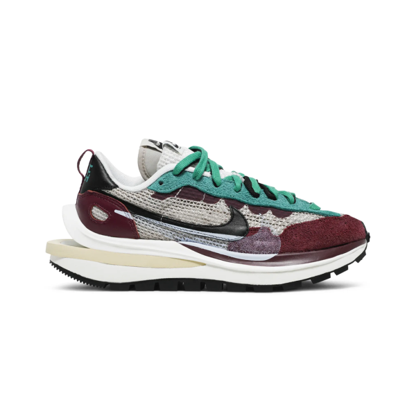Nike Vaporwaffle x Sacai Villain Red Neptune Green
