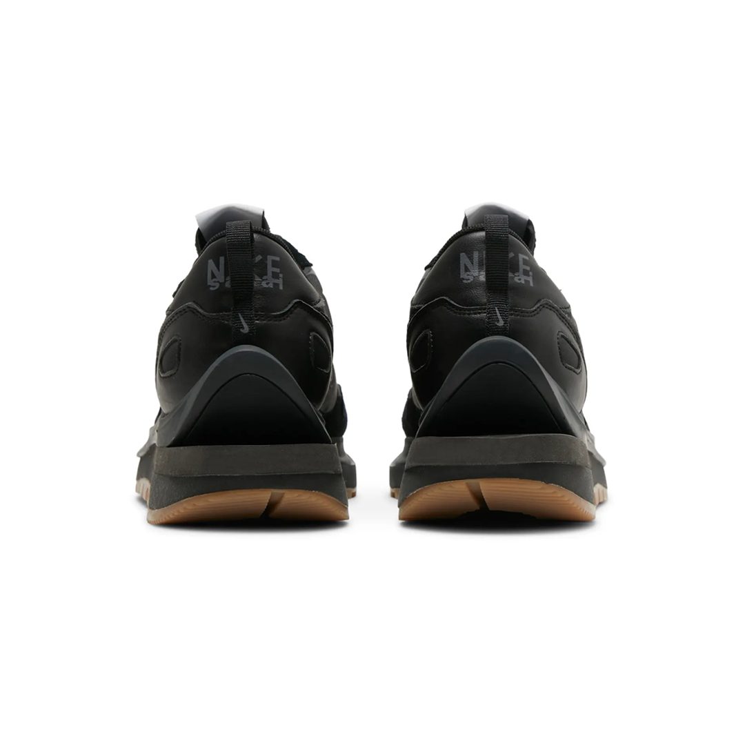 Фото 4: Nike — Nike Vaporwaffle x Sacai Black Gum — доступно в POGO Фото 4: Nike — Nike Vaporwaffle x Sacai Black Gum — доставка рідкісних товарів з-за кордону