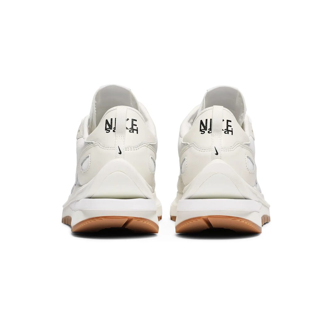 Фото 4: Nike — Nike Vaporwaffle x Sacai Sail Gum — доступно в POGO Фото 4: Nike — Nike Vaporwaffle x Sacai Sail Gum — доставка рідкісних товарів з-за кордону