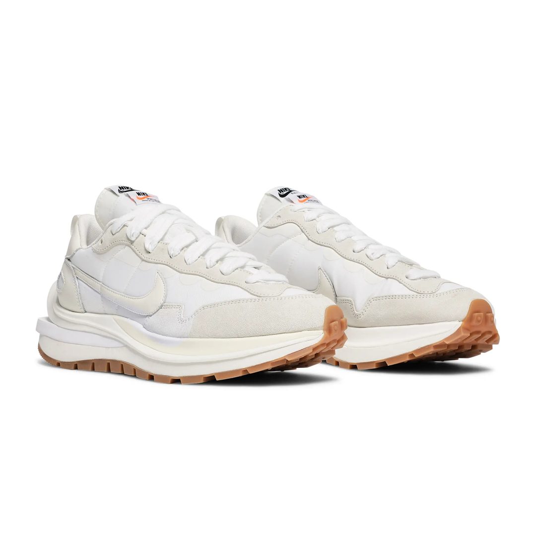 Фото 5: Nike — Nike Vaporwaffle x Sacai Sail Gum — доступно в POGO Фото 5: Nike — Nike Vaporwaffle x Sacai Sail Gum — доставка рідкісних товарів з-за кордону